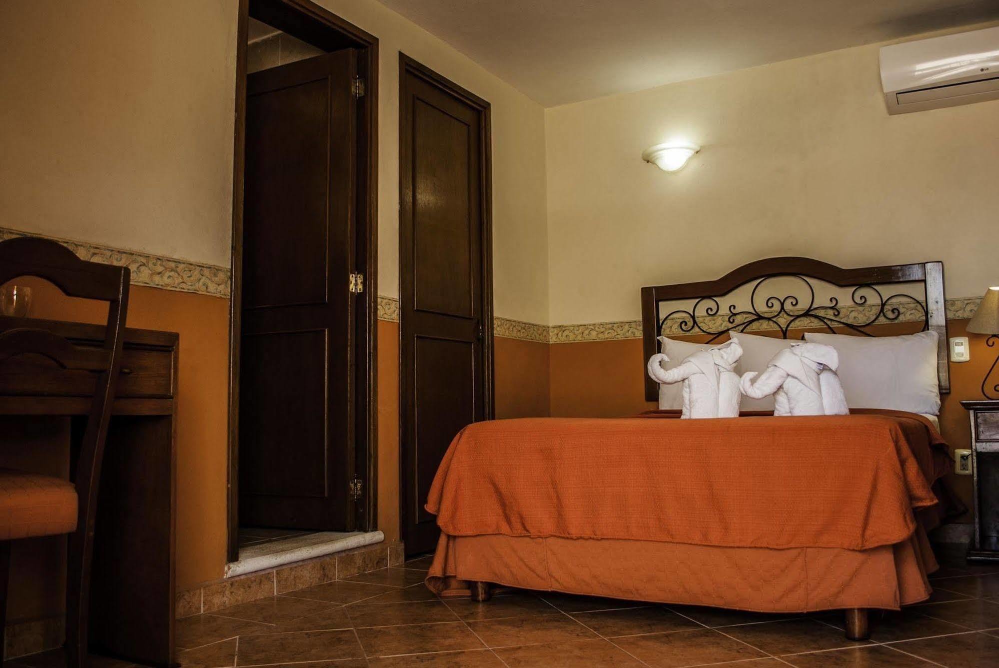 Maya Campeche Hotel Esterno foto